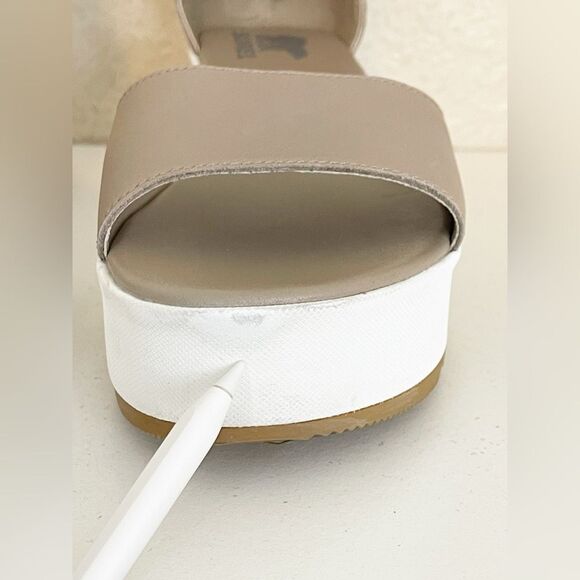 Sorel Cameron Flatform Ankle Strap Sandals in Taupe. 9.5 - Picture 7 of 13